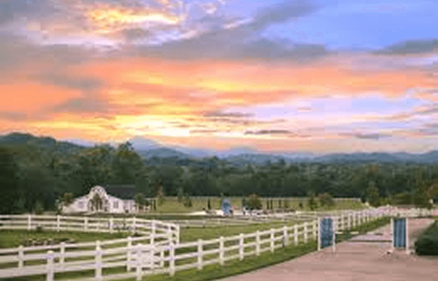 The Horse Shoe Farm, RentATrolley